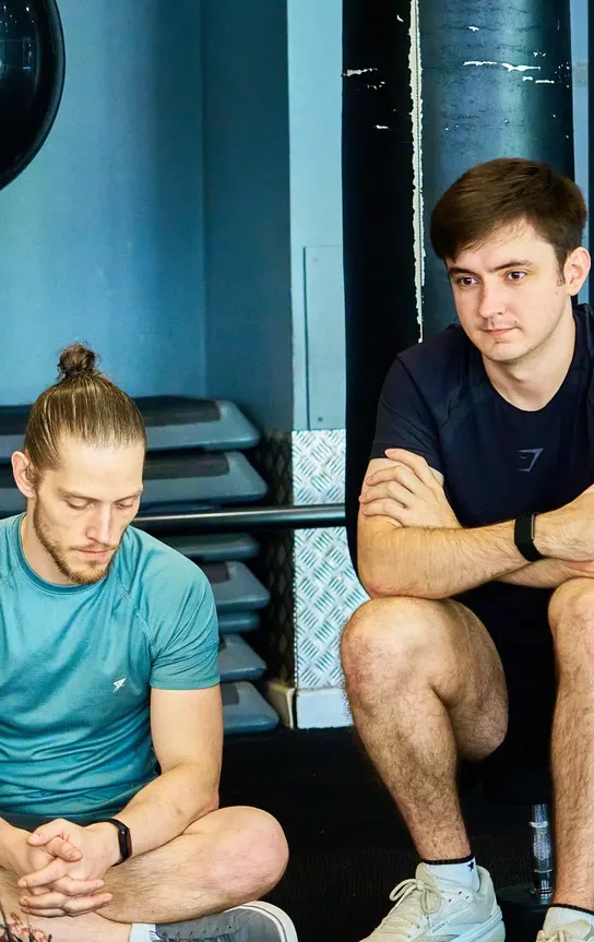 Members catching up on the benches between sets